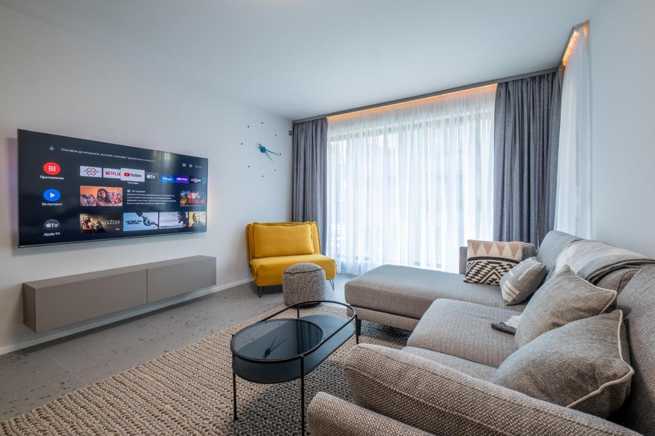 Emirates Lux Apartment And Parking Sofia Exterior photo